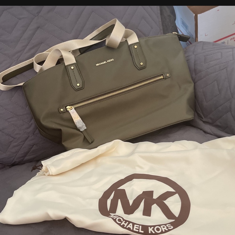 Authentic new Michael Kohrs tote